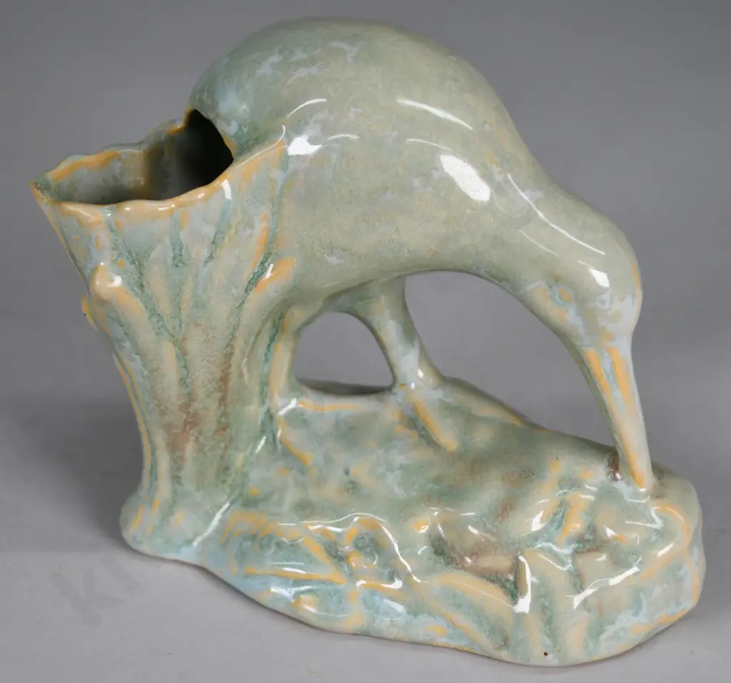 CROWN LYNN TRICKLE GLAZED KIWI Image 1++