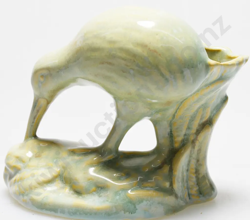 CROWN LYNN TRICKLE GLAZED KIWI Image 1++