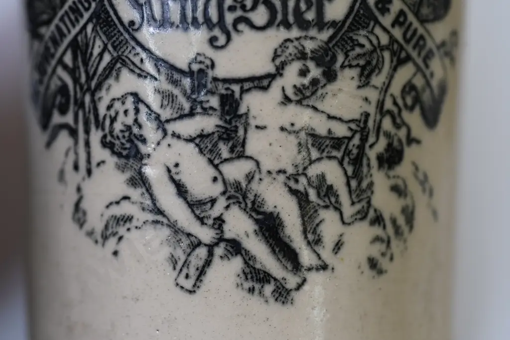 MOERLEINS OLD JUG LARGER Image 1++