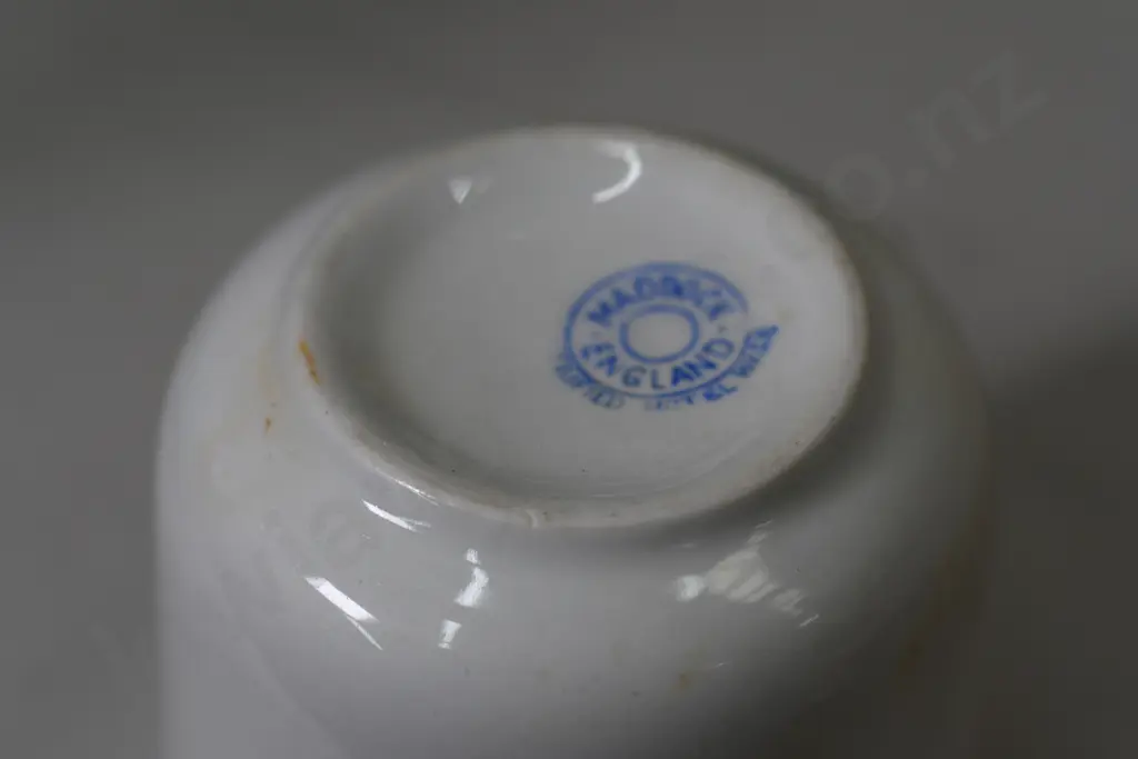 NZ RAILWAYREFRESHMENT ROOMS CUP Image 1++