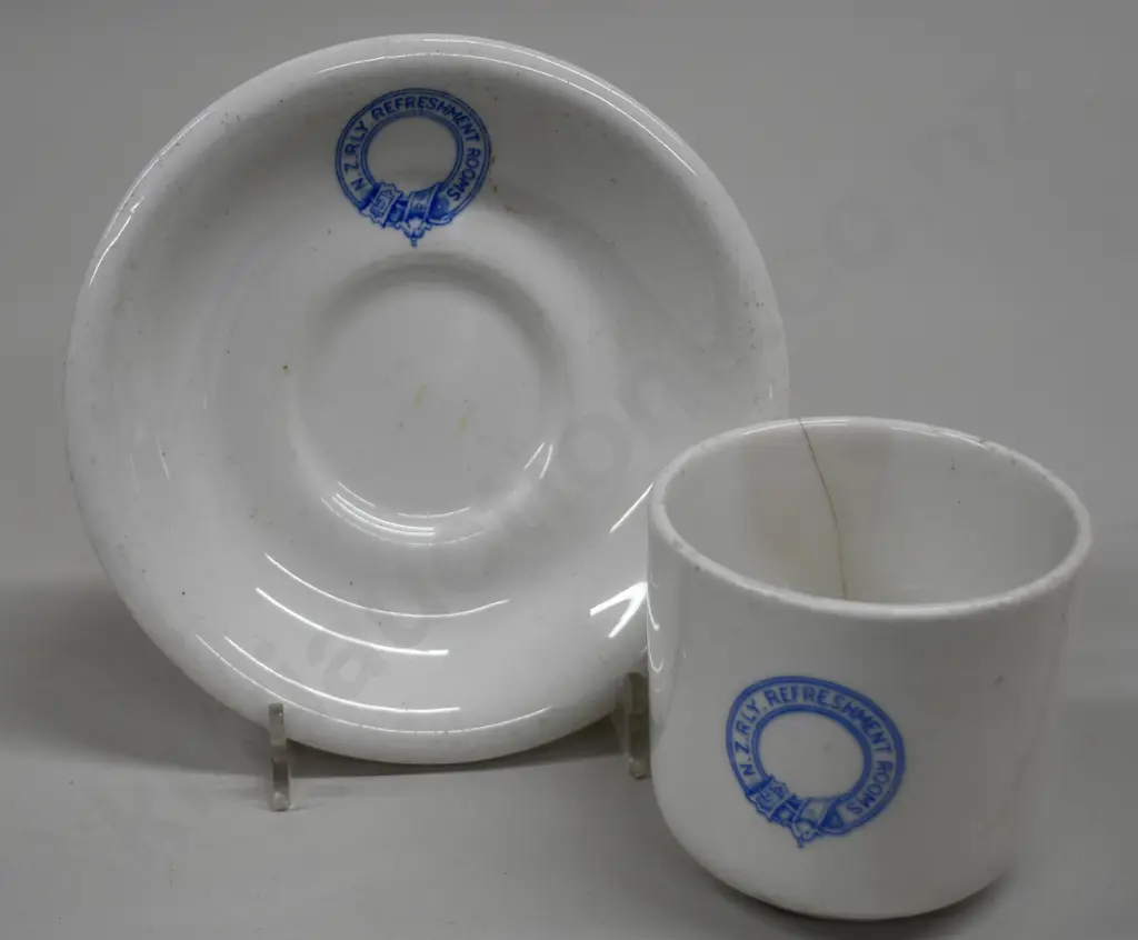 NZ RAILWAY REFRESHMENT ROOMS CUP & SAUCER Image 1++