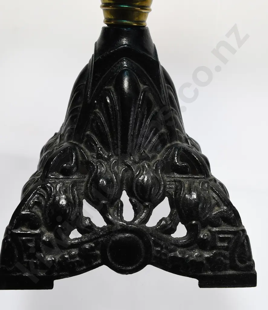 CAST IRON & GLASS FUEL LAMP Image 1++