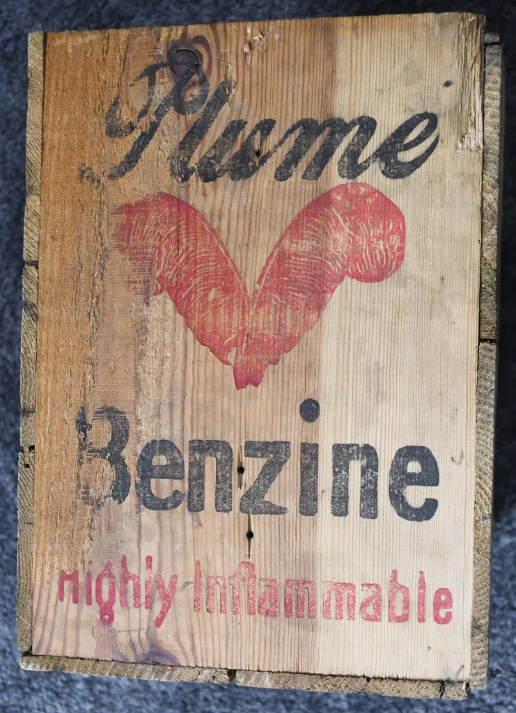 PLUME OIL WOODEN BOX Image 1++