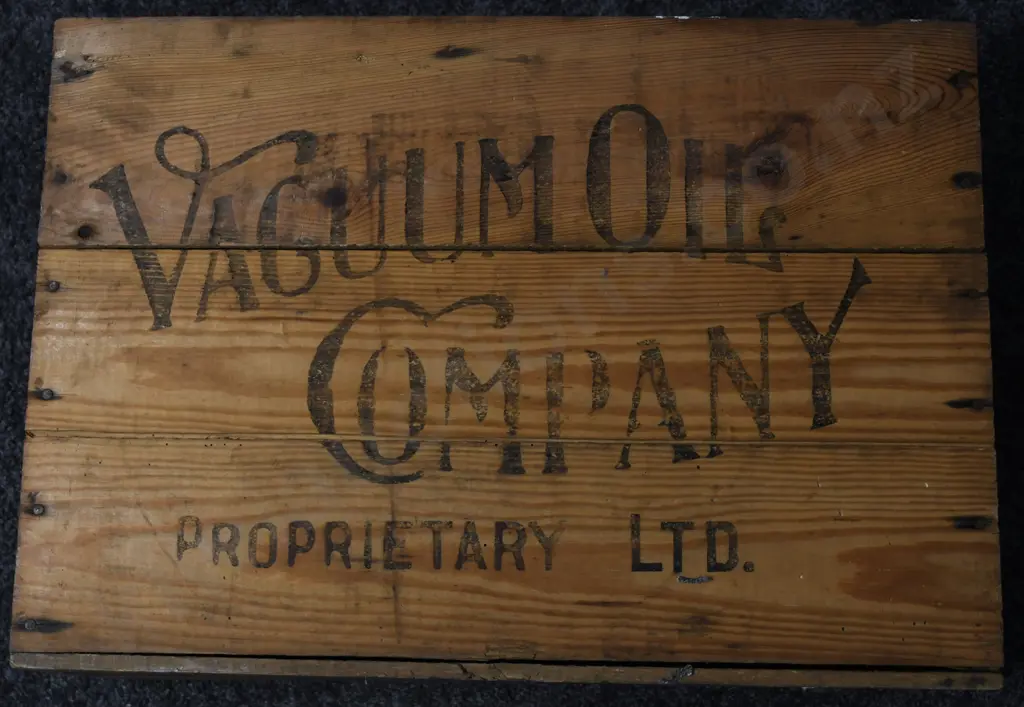 PLUME OIL WOODEN BOX Image 1++