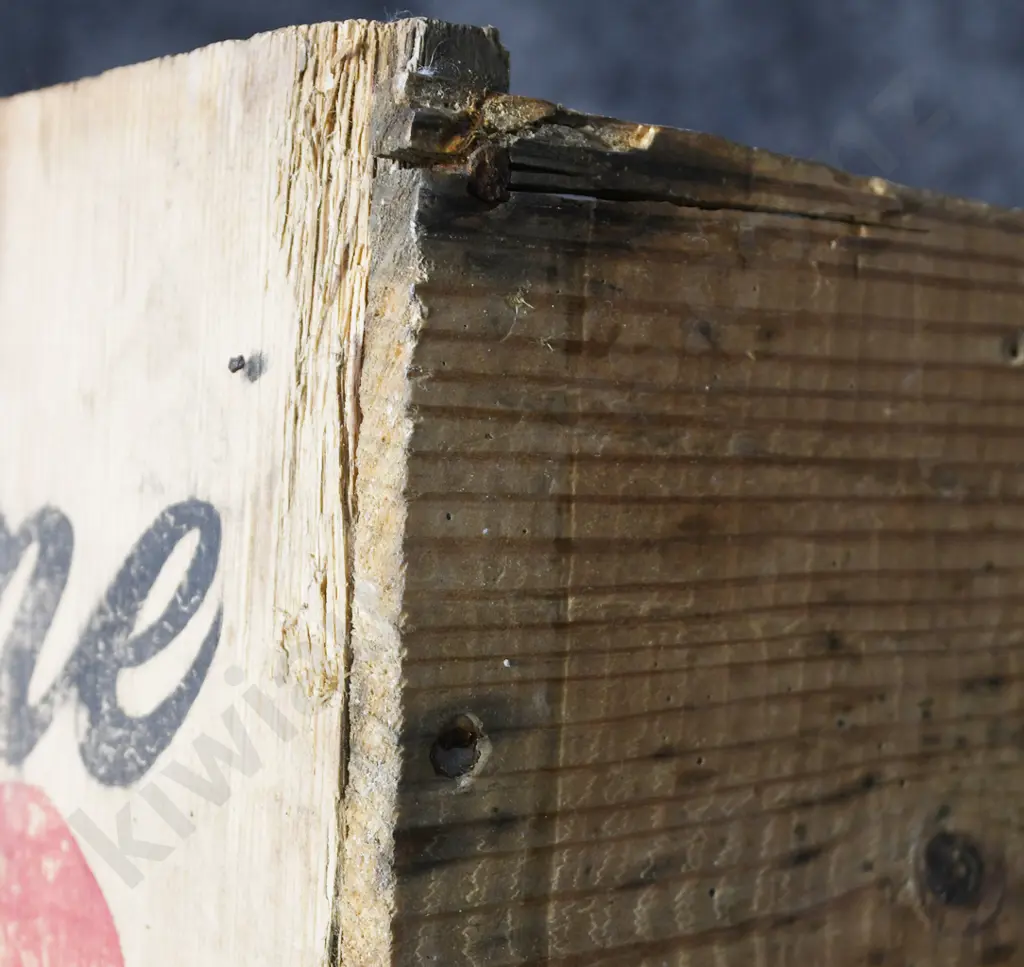 PLUME OIL WOODEN BOX Image 1++